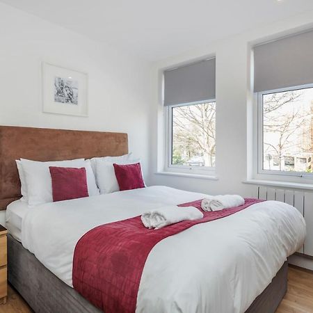Roomspace Serviced Apartments - Swan House Leatherhead Zewnętrze zdjęcie