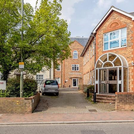 Roomspace Serviced Apartments - Swan House Leatherhead Zewnętrze zdjęcie