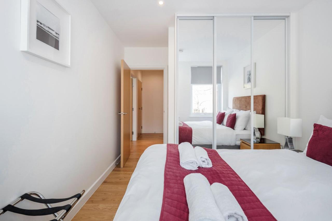 Roomspace Serviced Apartments - Swan House Leatherhead Zewnętrze zdjęcie